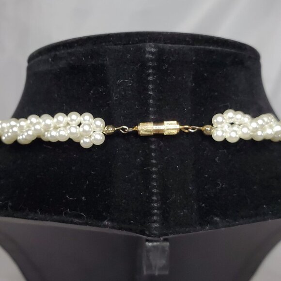 Vtg Twisted Faux Pearl Coral Jade Beaded Triple Strand Necklace Barrel Clasp - Picture 5 of 6